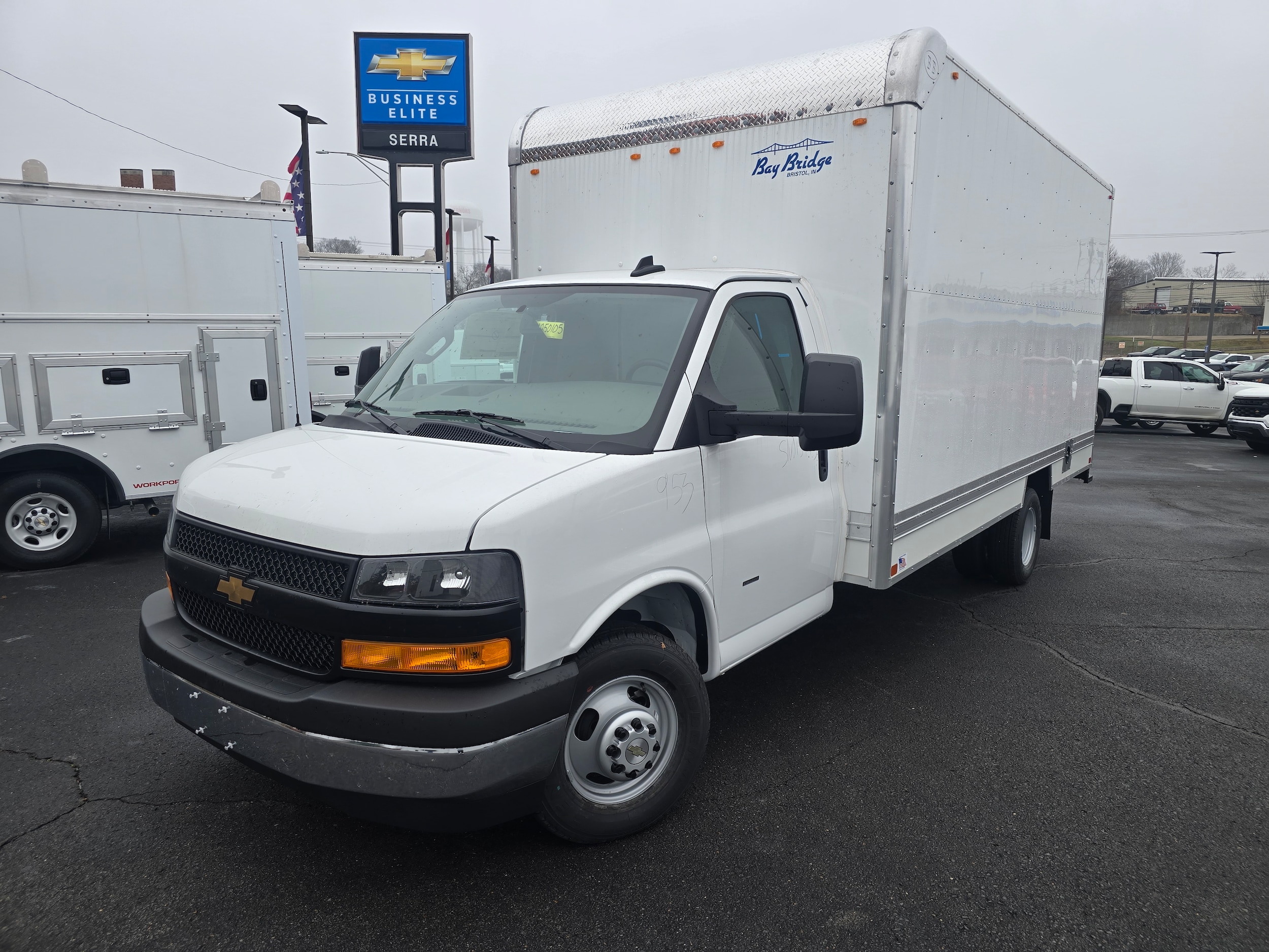 2025 Chevrolet Express Cutaway Base's photo