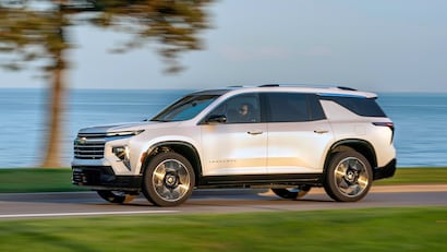 2026 Chevrolet Traverse High Country AWD front view
