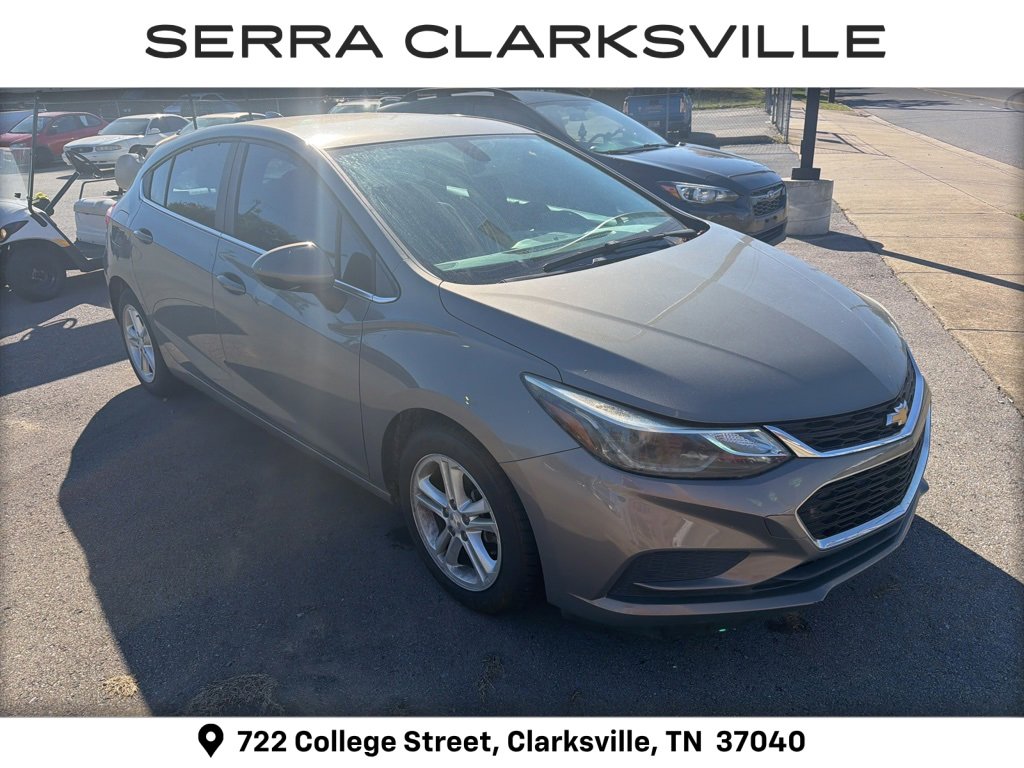 2017 Chevrolet Cruze LT photo 2