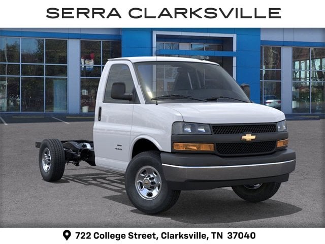 2025 Chevrolet Express Cutaway Truck 