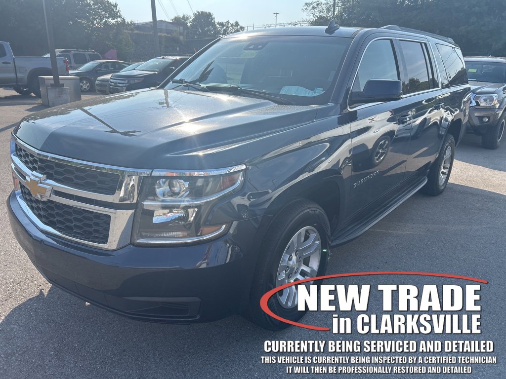 2019 Chevrolet Suburban LT photo 2