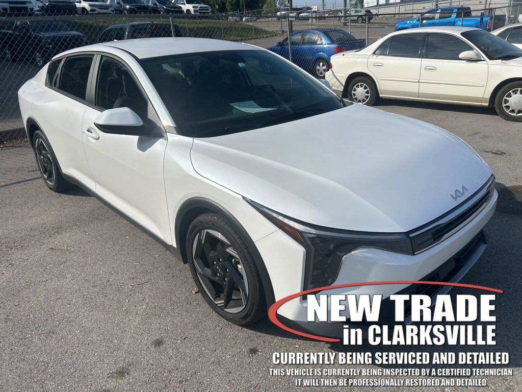 2025 Kia K4 EX photo 2