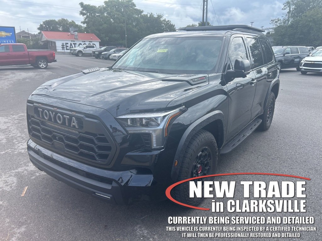 2024 Toyota Sequoia SR5 photo 2