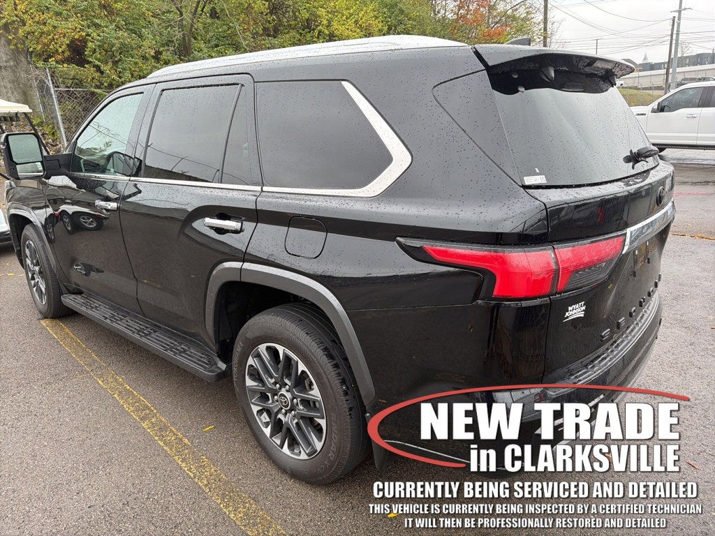 2024 Toyota Sequoia SR5 photo 4