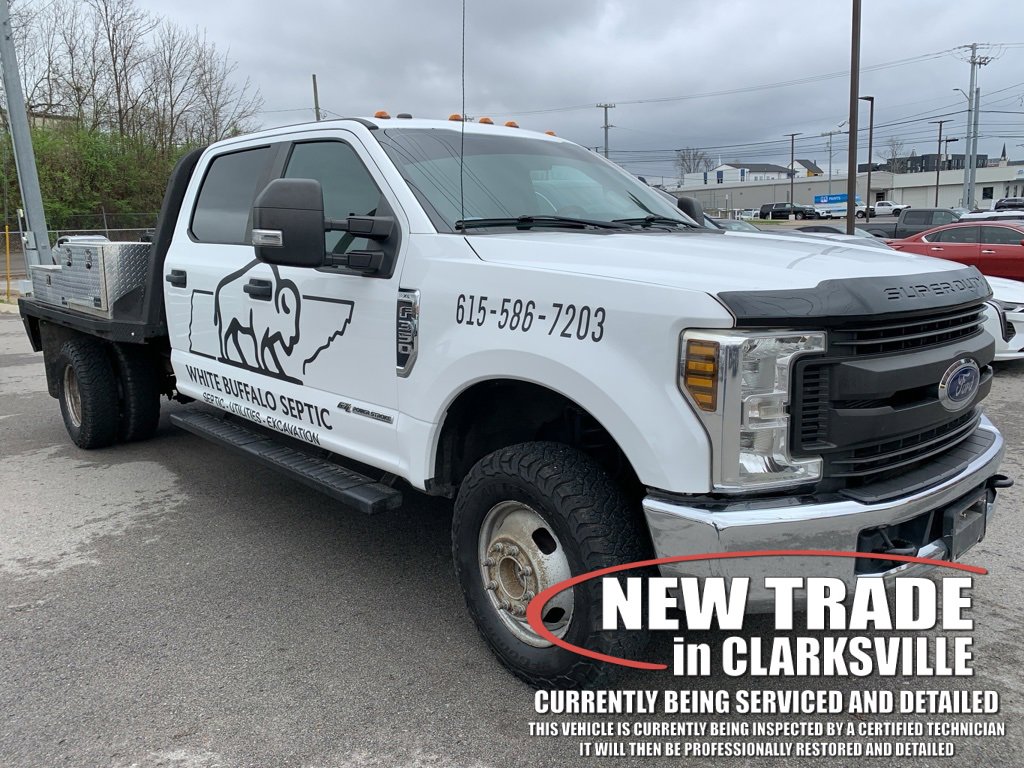 2018 Ford F-350 Super Duty Chassis Cab XL