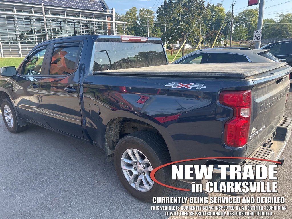 2022 Chevrolet Silverado photo 4