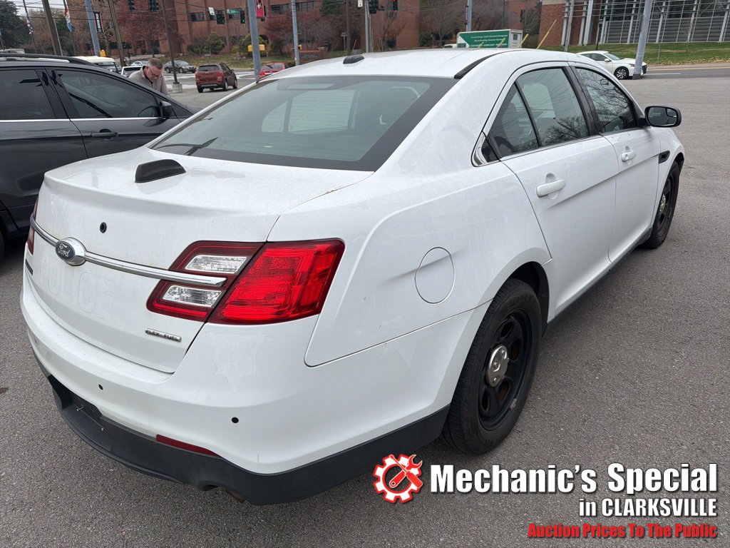 2017 Ford Taurus photo 2