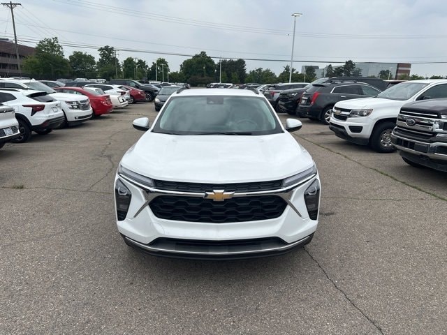 Used 2024 Chevrolet Trax LT with VIN KL77LHE25RC023796 for sale in Southfield, MI