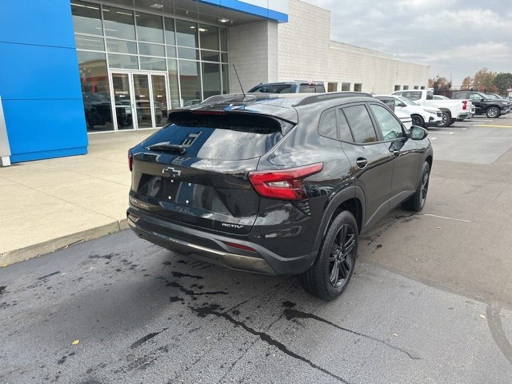 Used 2024 Chevrolet Trax Activ SUV