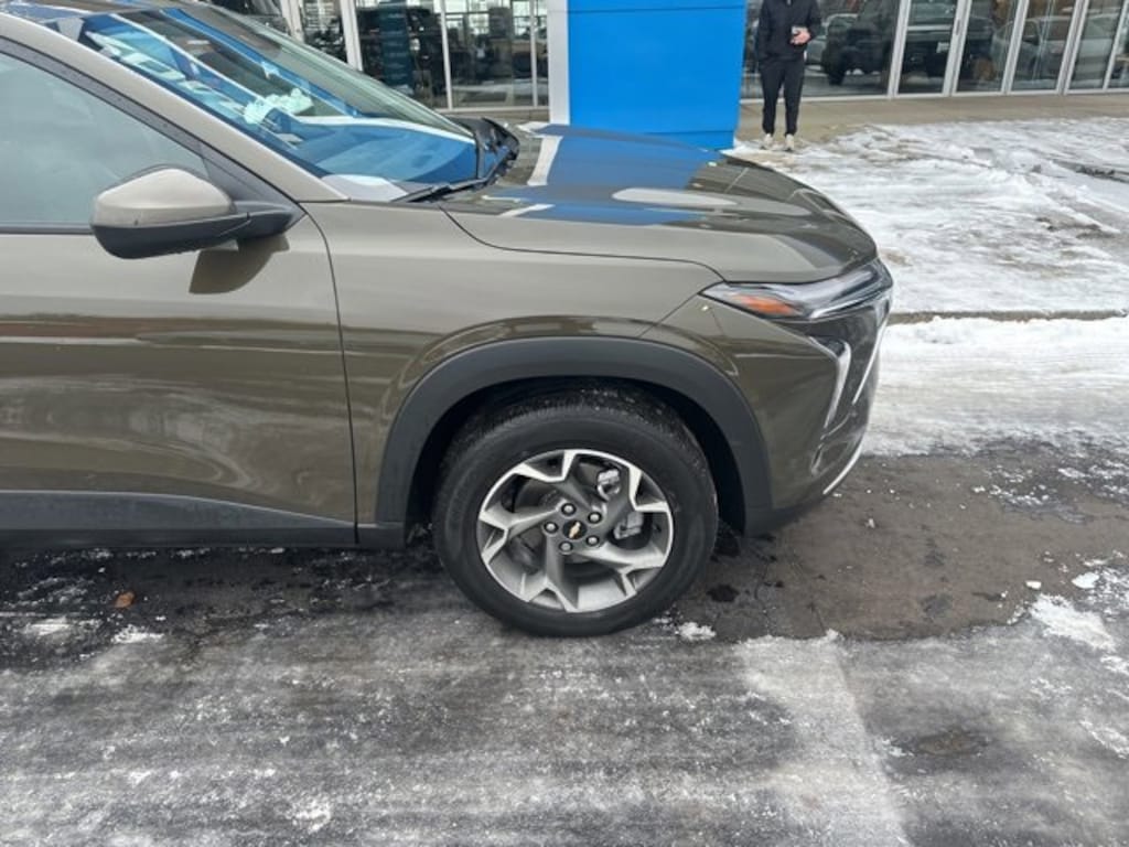 Used 2024 Chevrolet Trax LT SUV