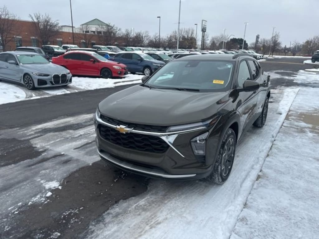 Used 2024 Chevrolet Trax LT SUV