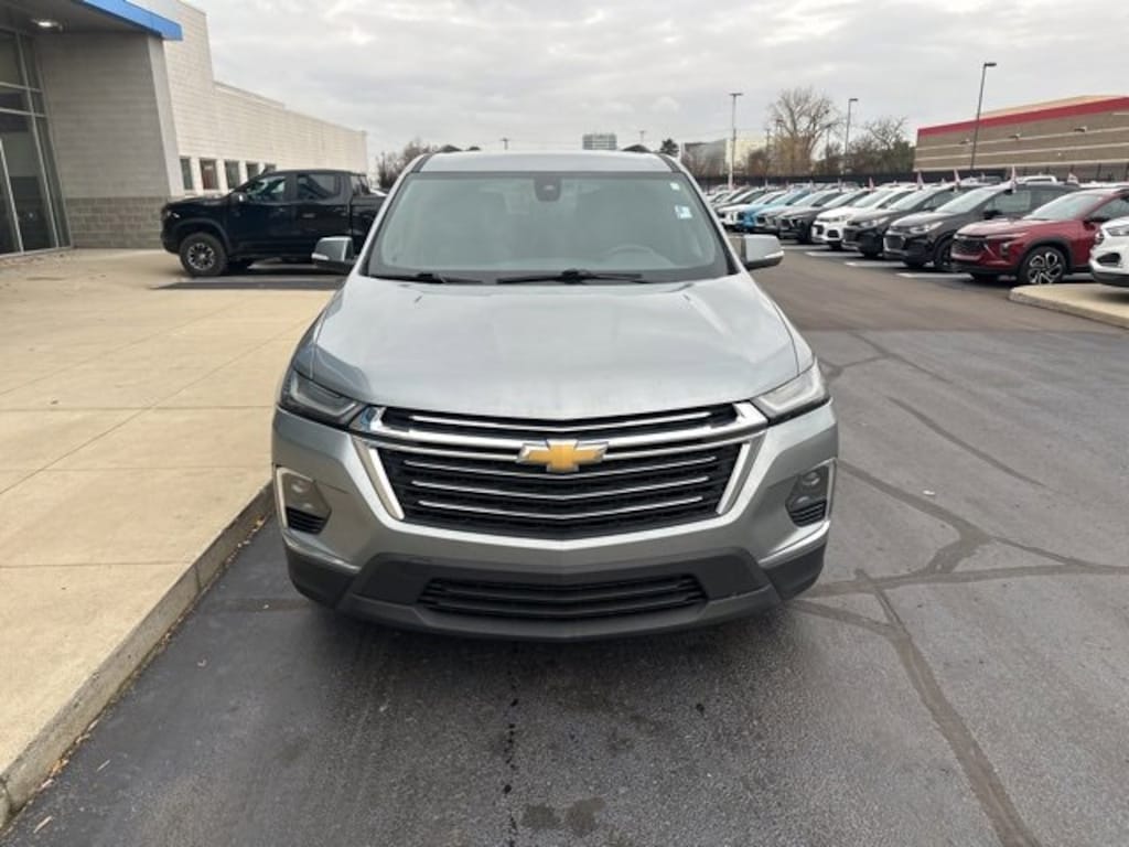 Used 2023 Chevrolet Traverse LT Cloth SUV