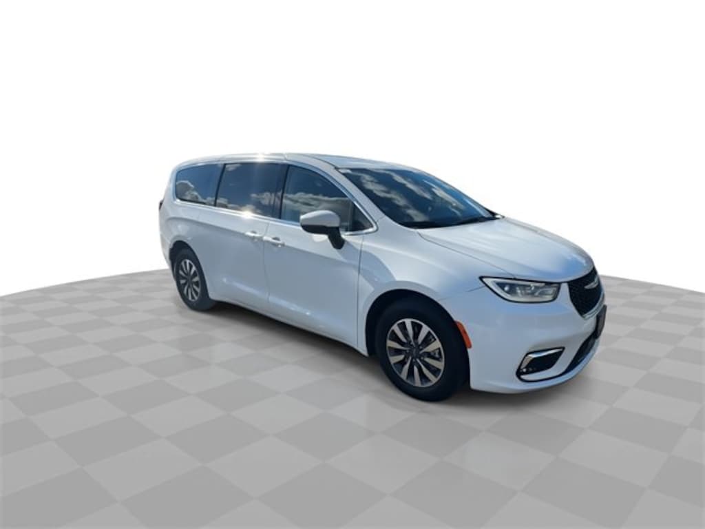 Used 2023 Chrysler Pacifica Hybrid Touring L Minivan