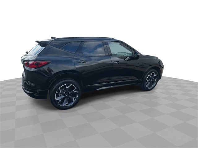 Used 2022 Chevrolet Blazer RS with VIN 3GNKBERS9NS236707 for sale in Southfield, MI