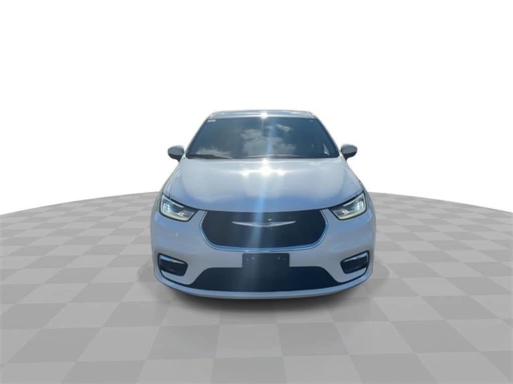 Used 2023 Chrysler Pacifica Hybrid Touring L Minivan