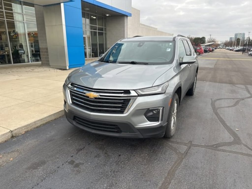 Used 2023 Chevrolet Traverse LT Cloth SUV