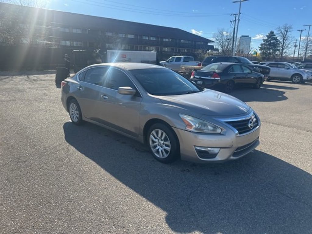 Used 2014 Nissan Altima 2.5 S Sedan