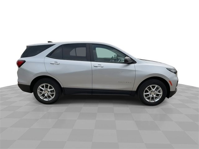 Used 2022 Chevrolet Equinox LS with VIN 2GNAXSEV9N6114620 for sale in Southfield, MI