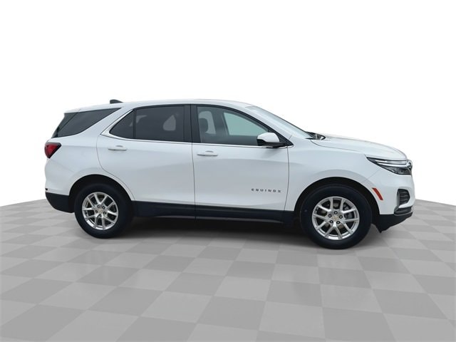 Used 2022 Chevrolet Equinox LT with VIN 3GNAXKEV9NL261533 for sale in Southfield, MI