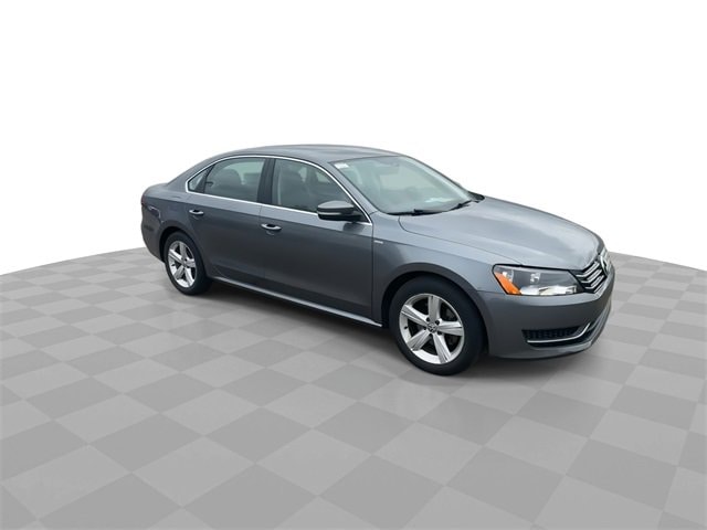 Used 2014 Volkswagen Passat S with VIN 1VWAT7A34EC027668 for sale in Southfield, MI