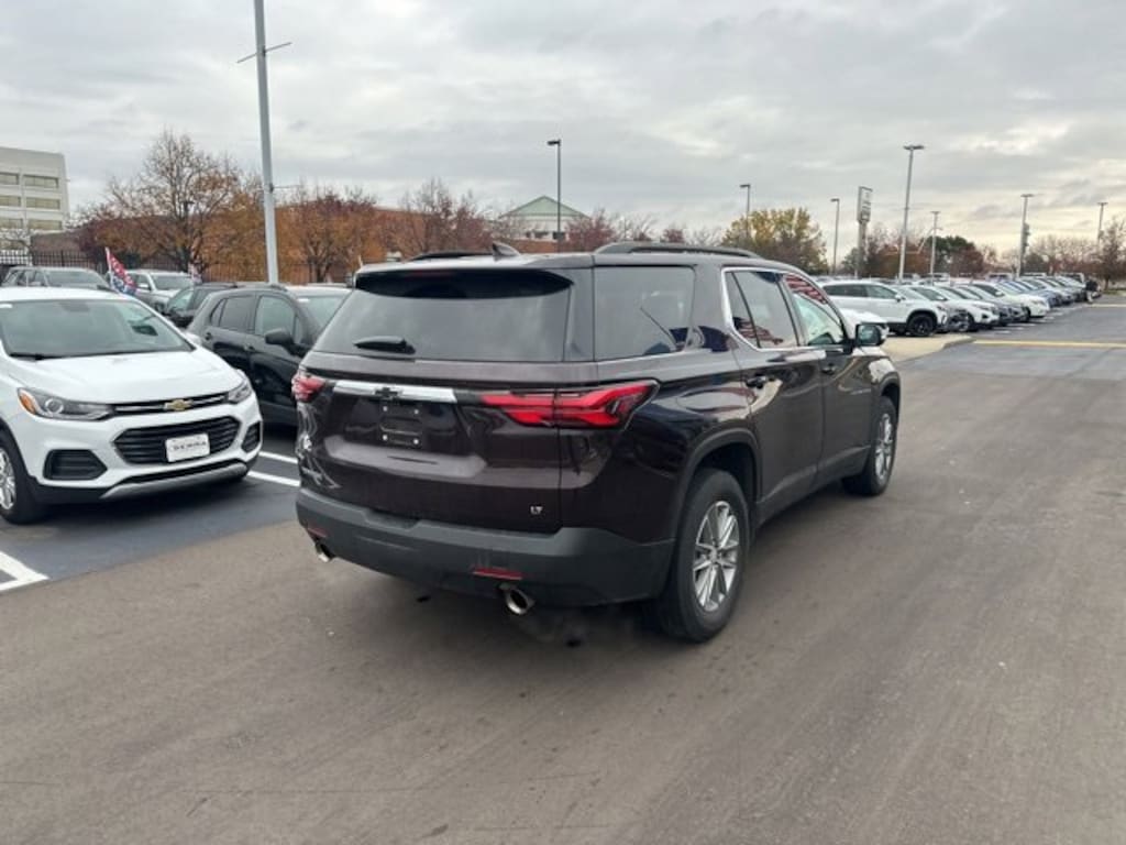 Used 2023 Chevrolet Traverse LT Cloth SUV