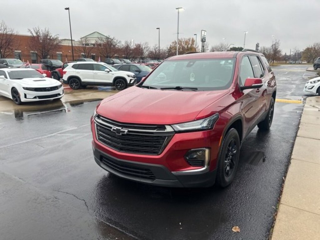 Used 2023 Chevrolet Traverse LT Cloth SUV