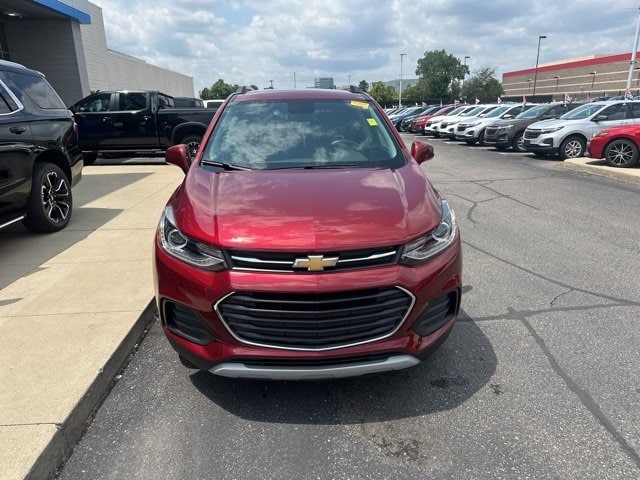 Used 2022 Chevrolet Trax LT with VIN KL7CJPSM0NB534157 for sale in Southfield, MI