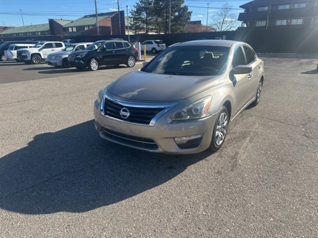 Used 2014 Nissan Altima 2.5 S Sedan
