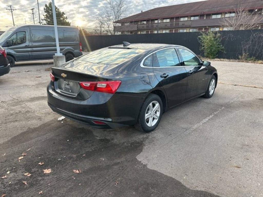 Used 2022 Chevrolet Malibu LS Car