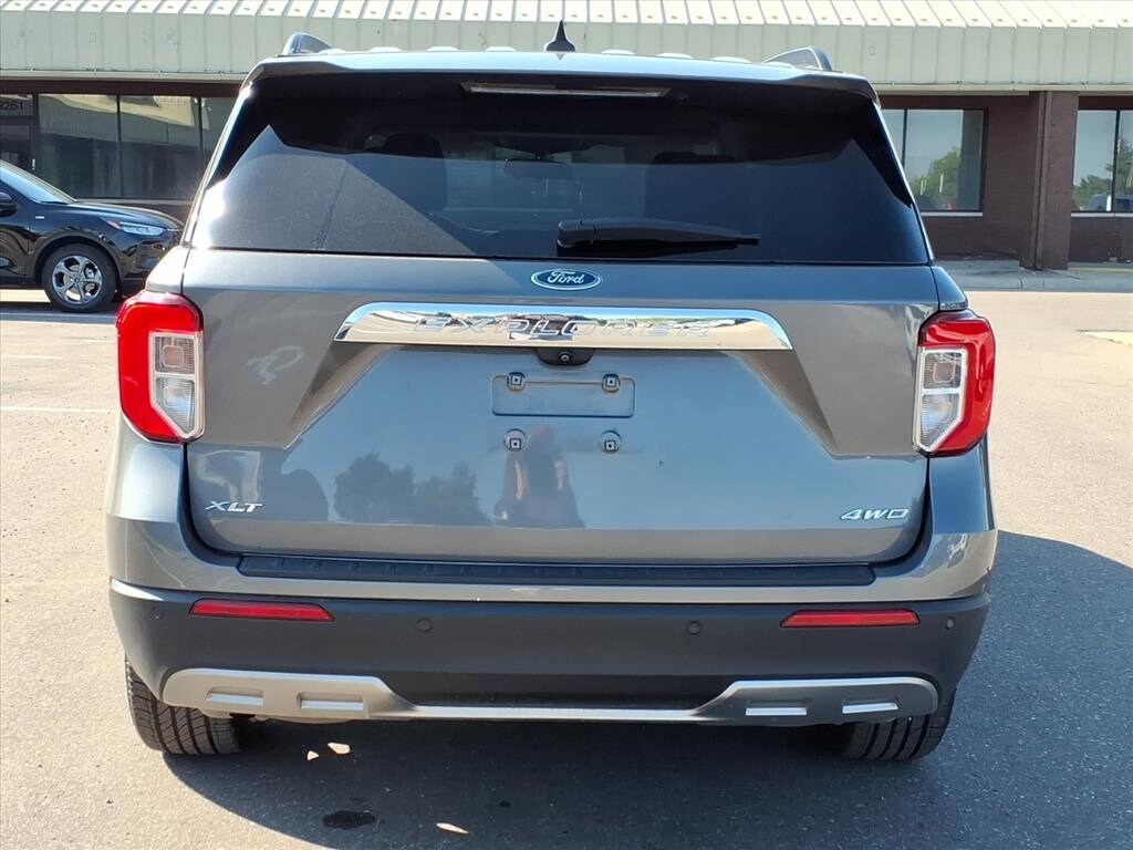 2021 Ford Explorer XLT photo 4
