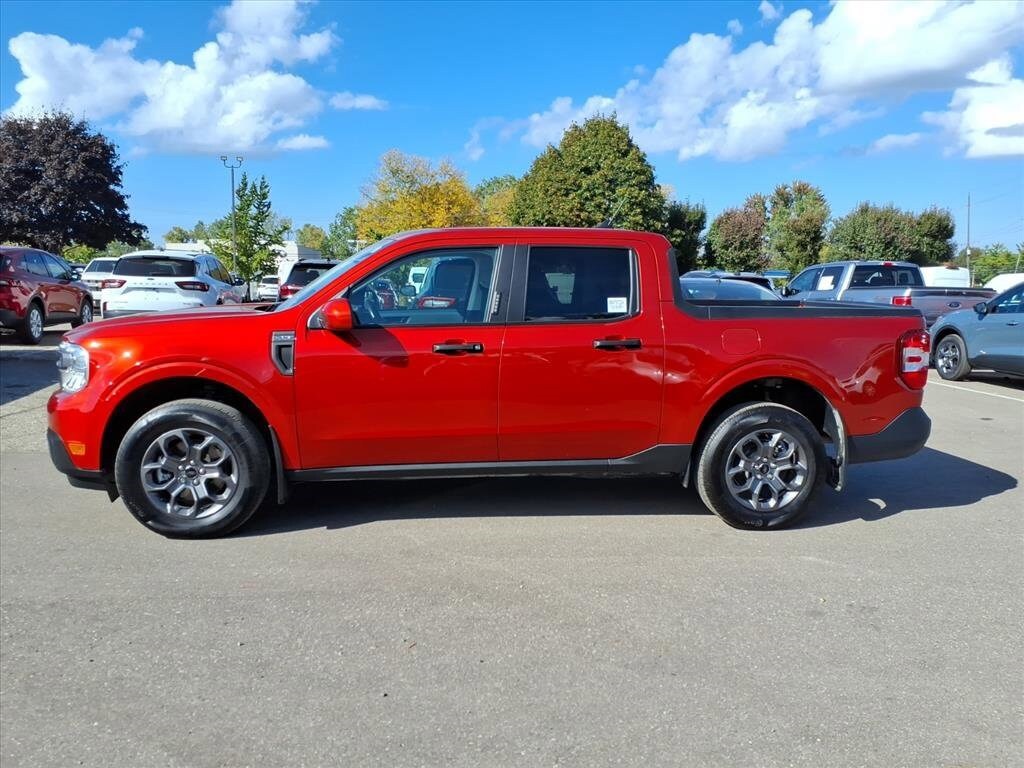2022 Ford Maverick XLT photo 2