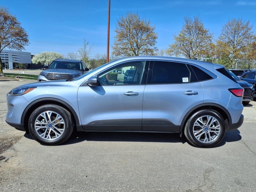 Used 2022 Ford Escape SEL with VIN 1FMCU0CZ5NUB22294 for sale in Farmington, MI