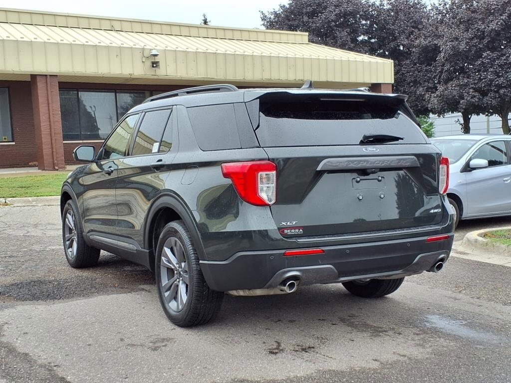 2022 Ford Explorer XLT photo 2