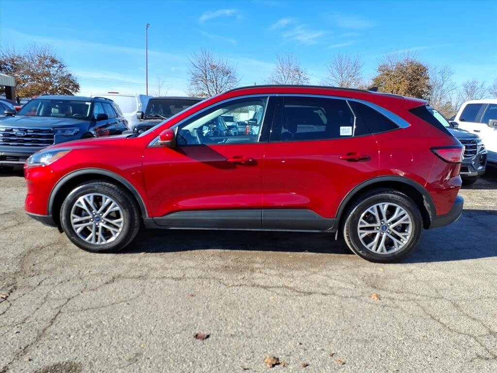 2022 Ford Escape SEL photo 2