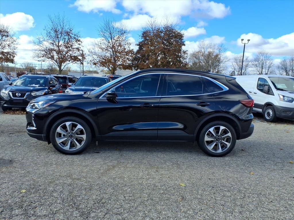 2023 Ford Escape Platinum photo 2