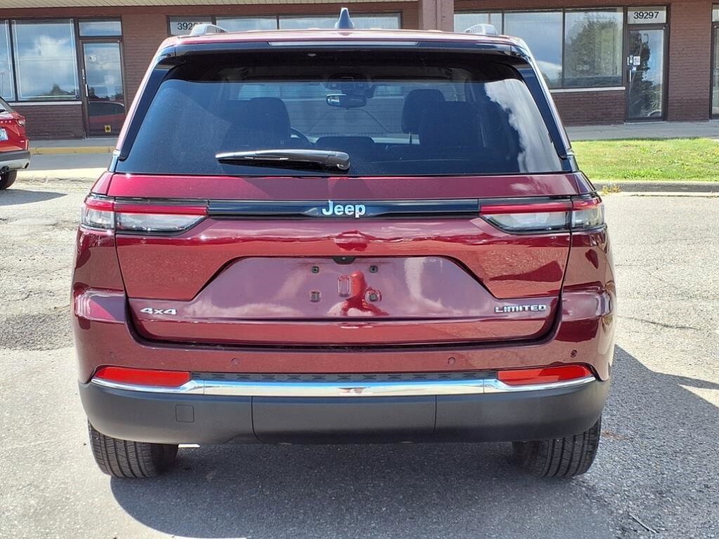 2023 Jeep Grand Cherokee Limited photo 4