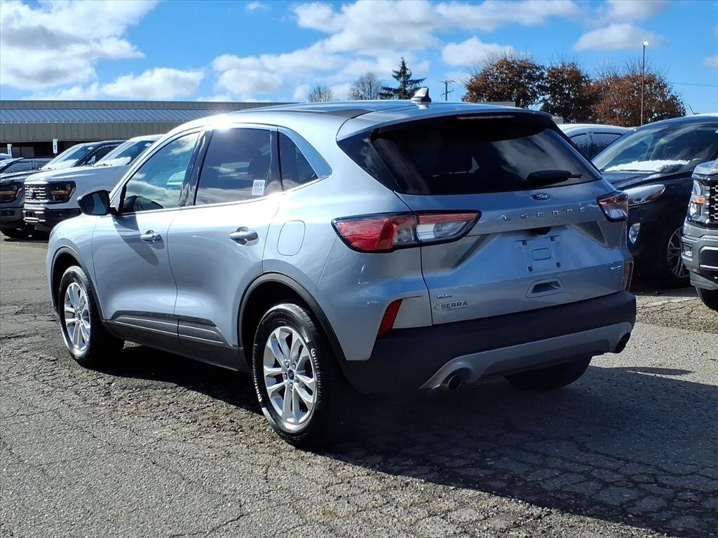 2022 Ford Escape SE photo 3