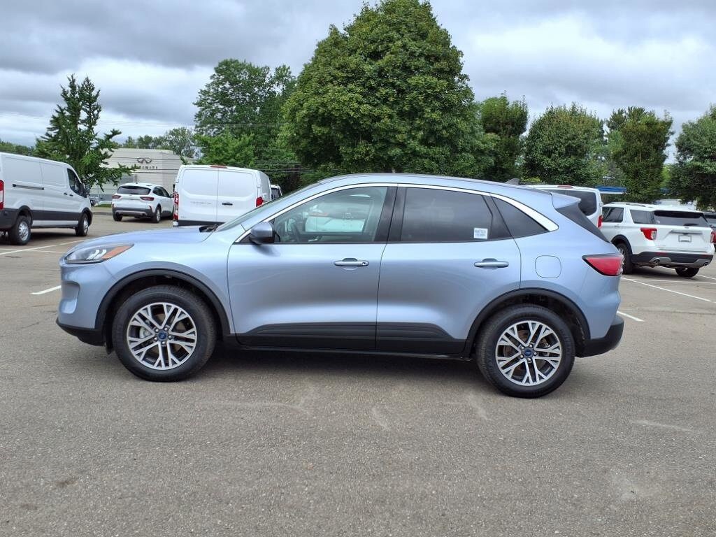 2022 Ford Escape SEL photo 2