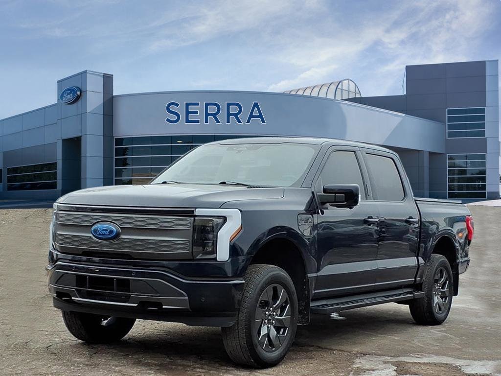 2022 Ford F-150 Lightning Lariat's photo