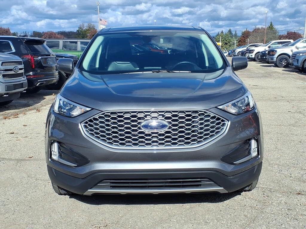 2024 Ford Edge SEL Sport photo 2