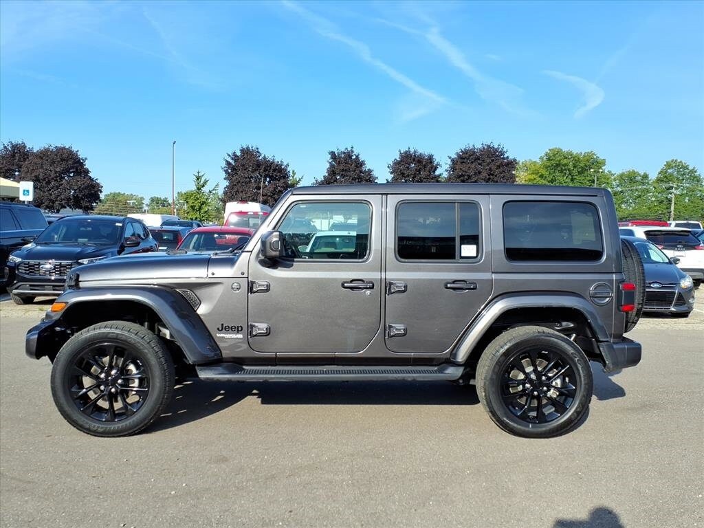 2021 Jeep Wrangler Unlimited Sahara High Altitude photo 2