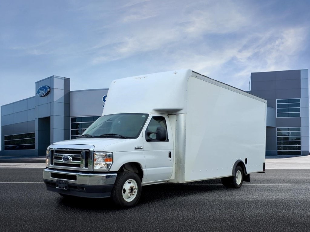 2022 Ford E-Series Cutaway Base