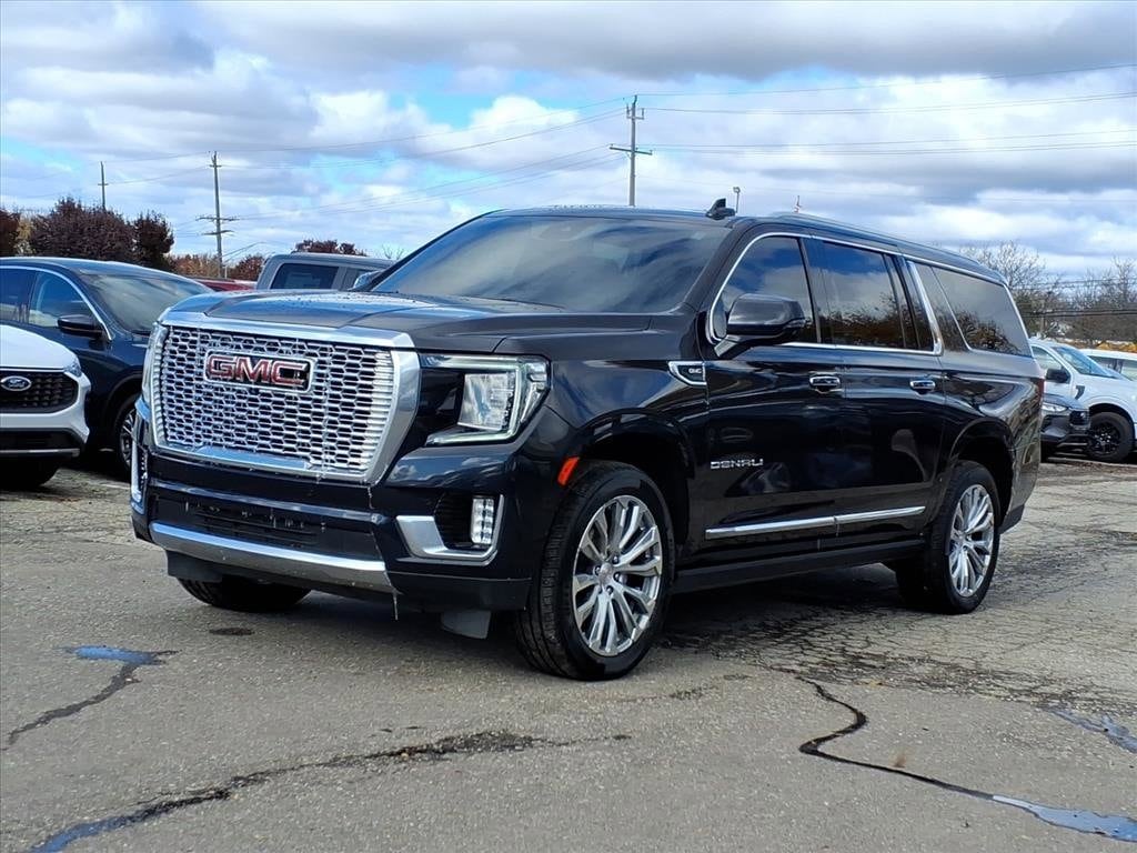 2023 GMC Yukon XL Denali's photo
