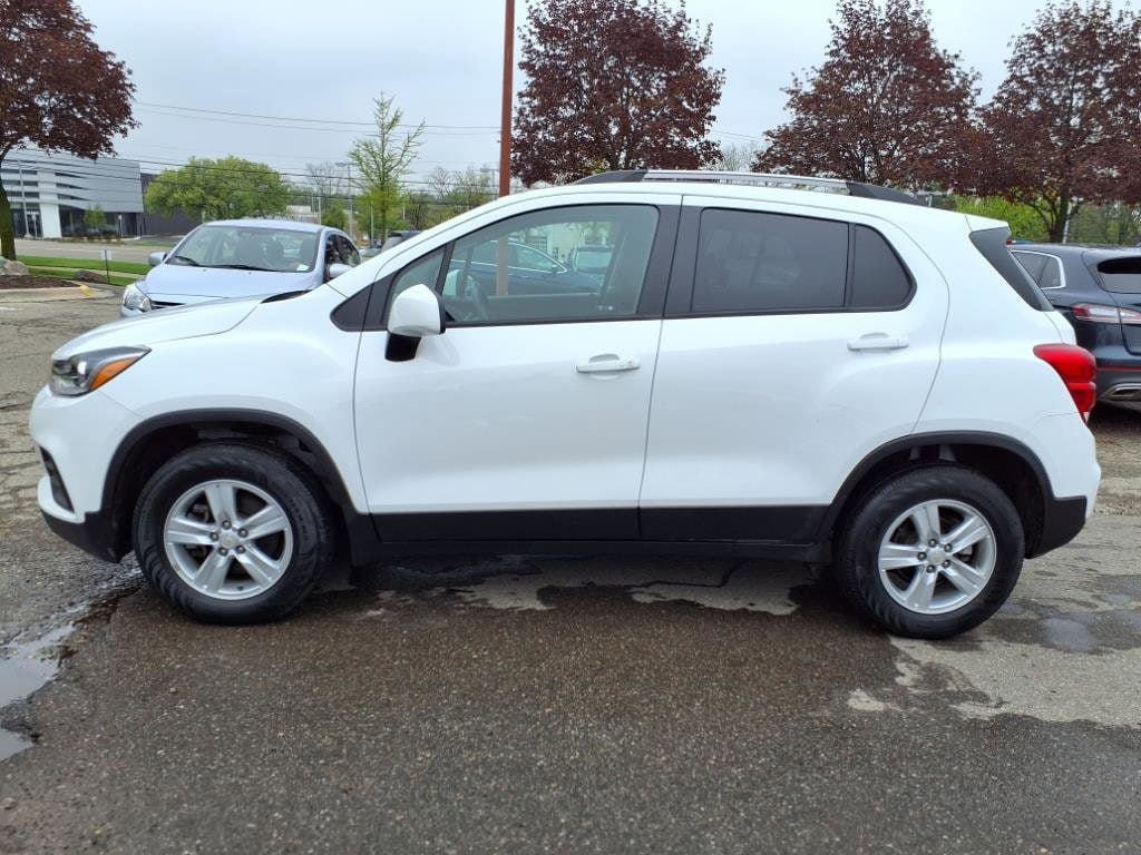 Used 2022 Chevrolet Trax LT with VIN KL7CJPSM2NB531342 for sale in Farmington, MI