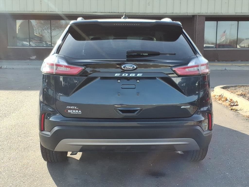 2024 Ford Edge SEL photo 4