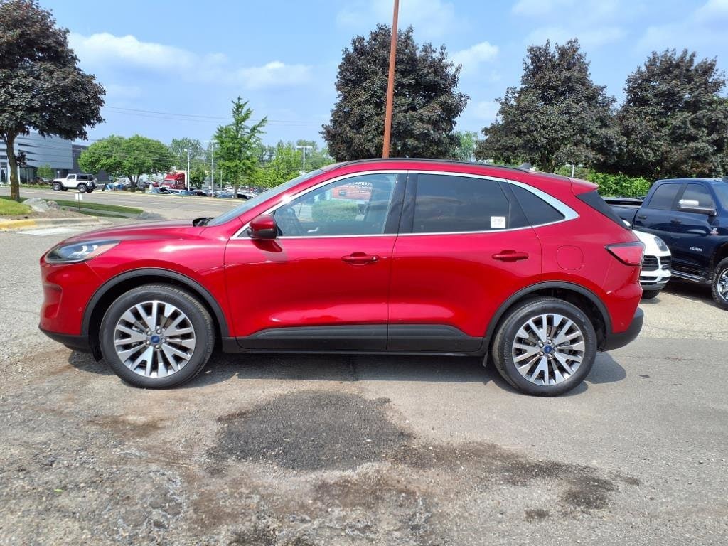 Used 2020 Ford Escape Titanium with VIN 1FMCU9J93LUC73462 for sale in Farmington, MI