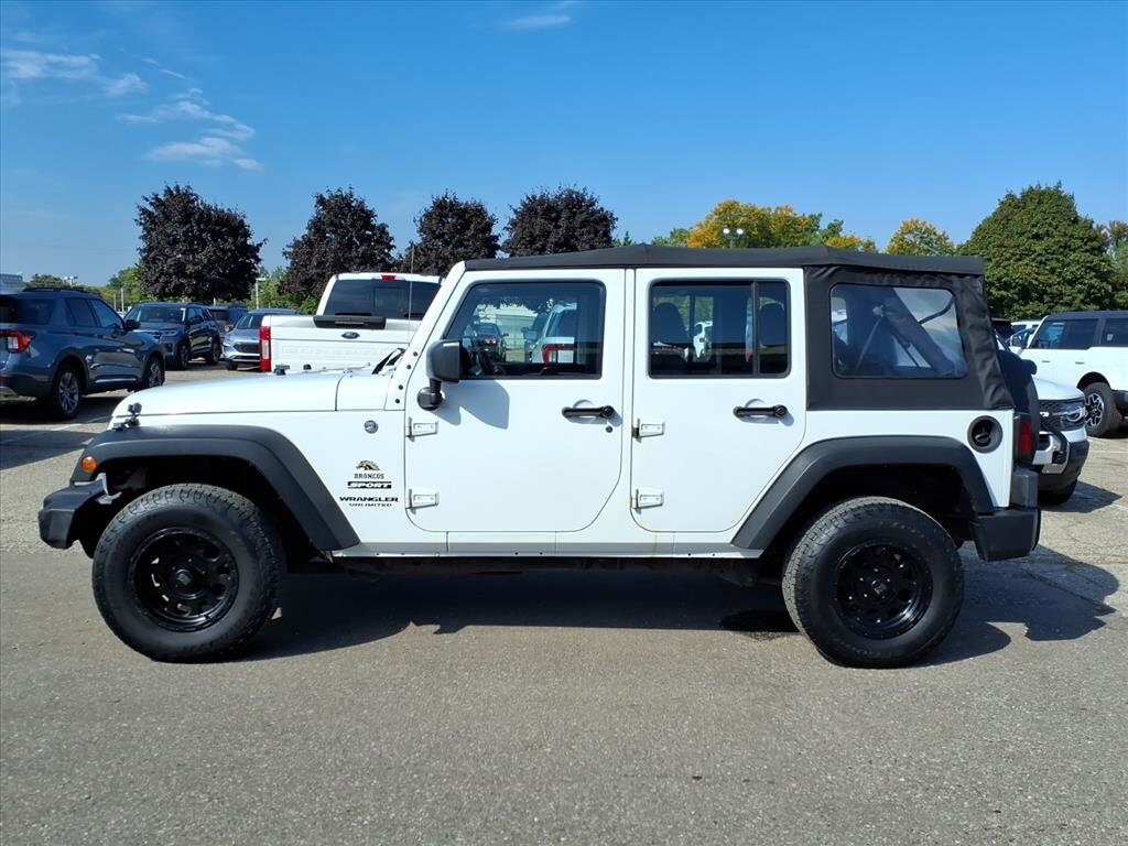 2014 Jeep Wrangler Unlimited Sport photo 2