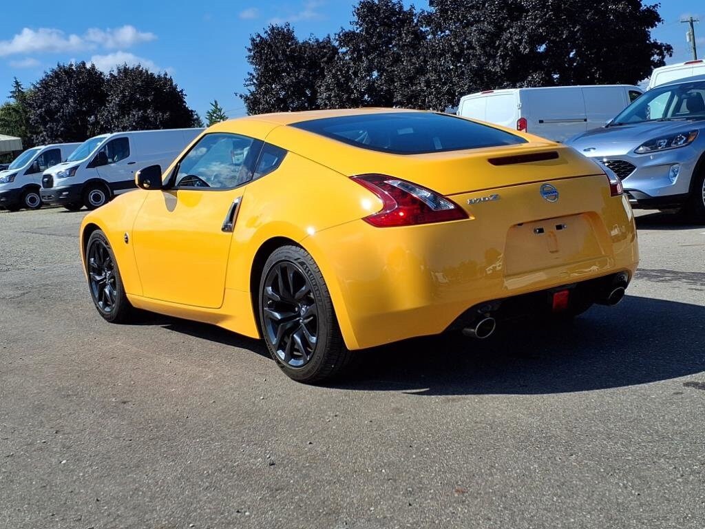 2019 Nissan 370Z Base photo 3