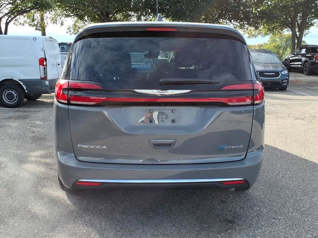 Used 2022 Chrysler Pacifica Hybrid Touring L Passenger Van