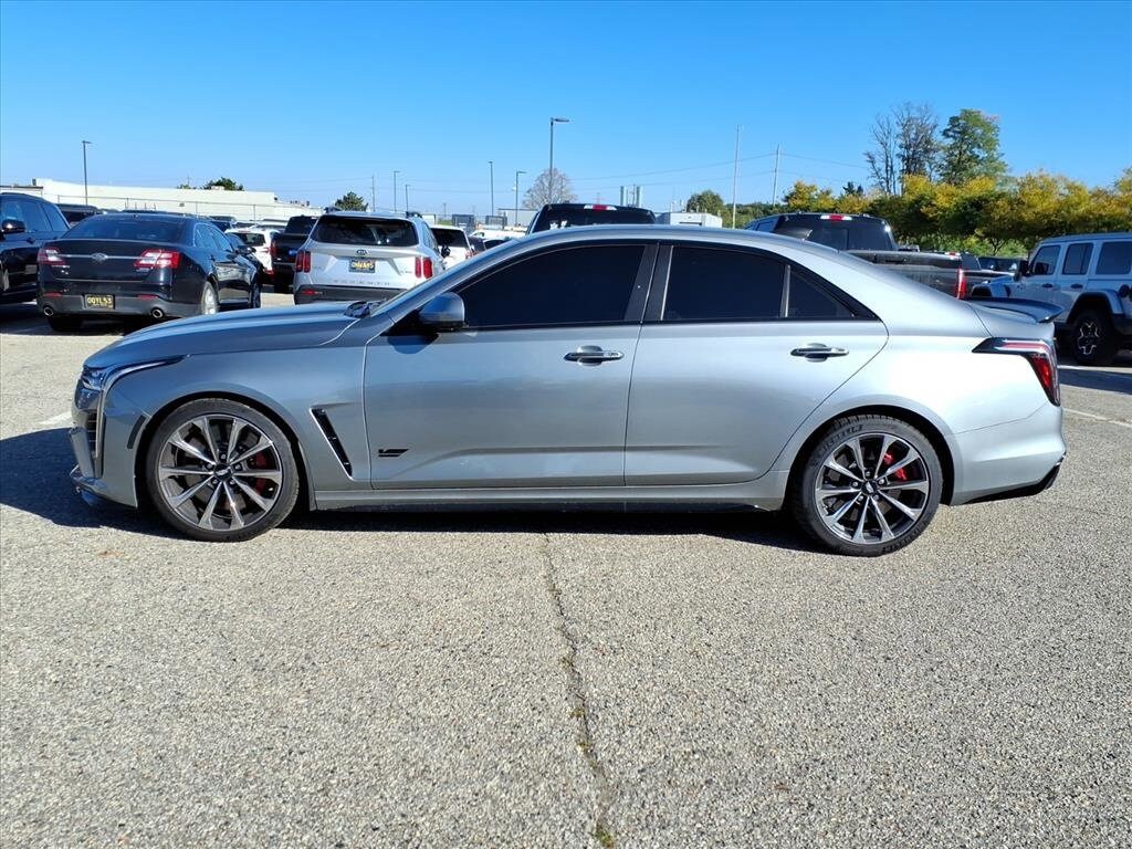 2024 Cadillac CT4 photo 2